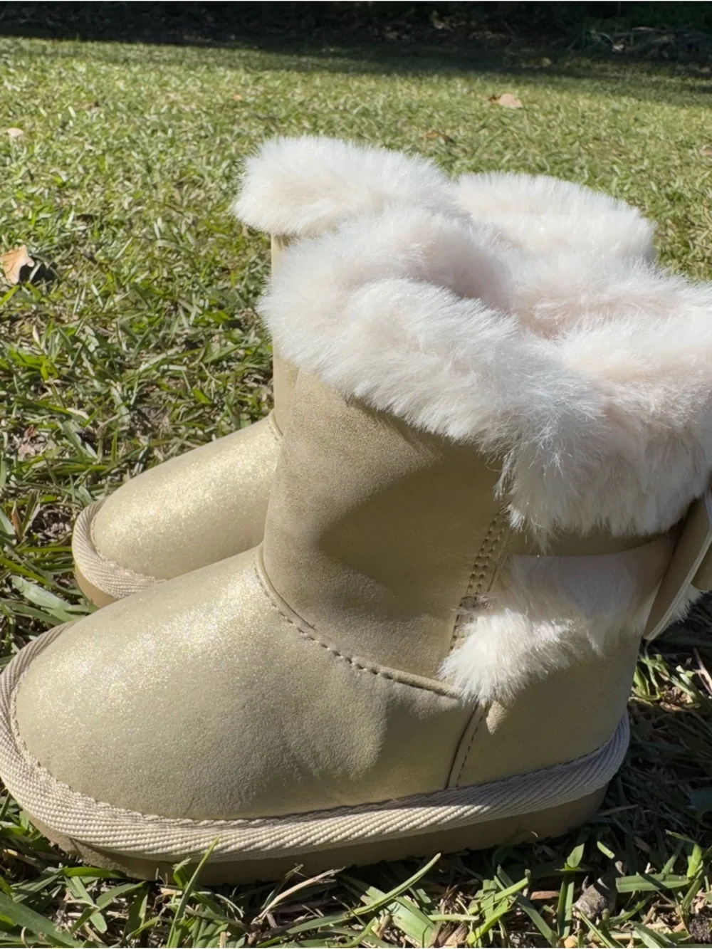 The Children’s Place Toddler Girls Boots‎ Size 5 Beige Faux Fur Bow Winter NWOT